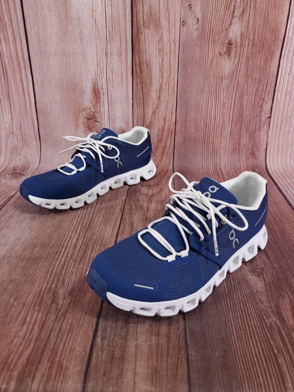 *READ* On Cloud 5 Womens Size 8.5 Navy White Athletic Running Shoes Sneakers